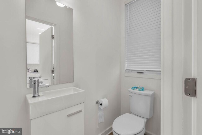 Building Photo - 3000 Schirra Ln