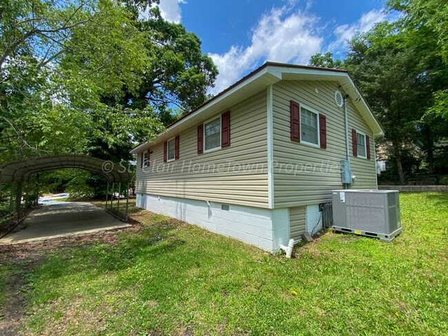 Building Photo - Charming Newly Remodeled 2-Bedroom Home fo...