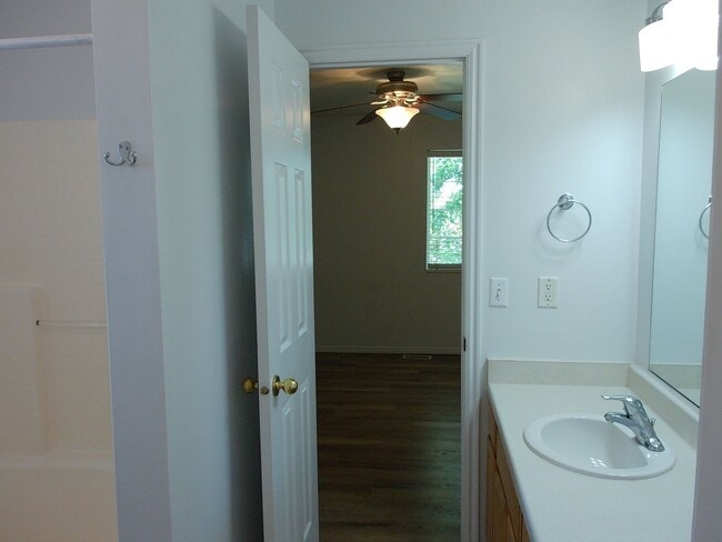 Building Photo - 119 Penhurst Pl