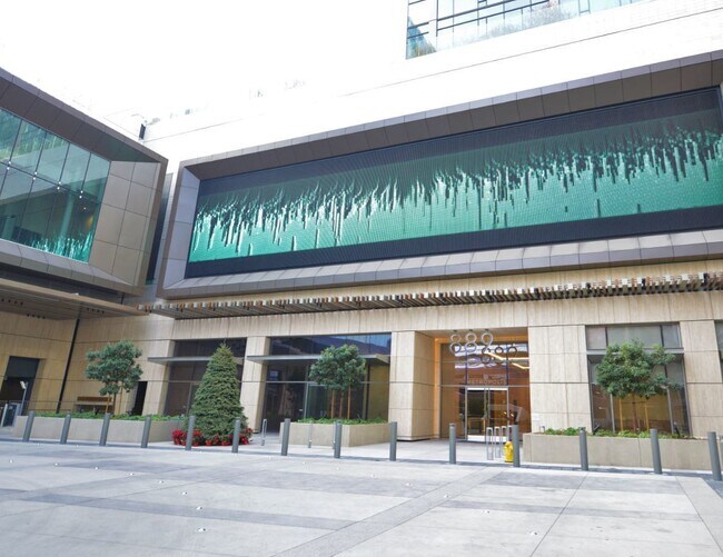 Building Photo - Brand New Luxury unit in the Heart of Downdown LA