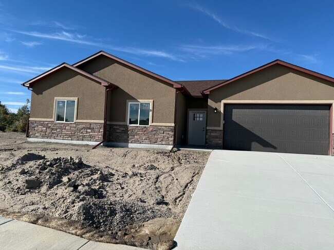 Building Photo - Brand New 4 bedroom, 2 bath, 2 car garage home