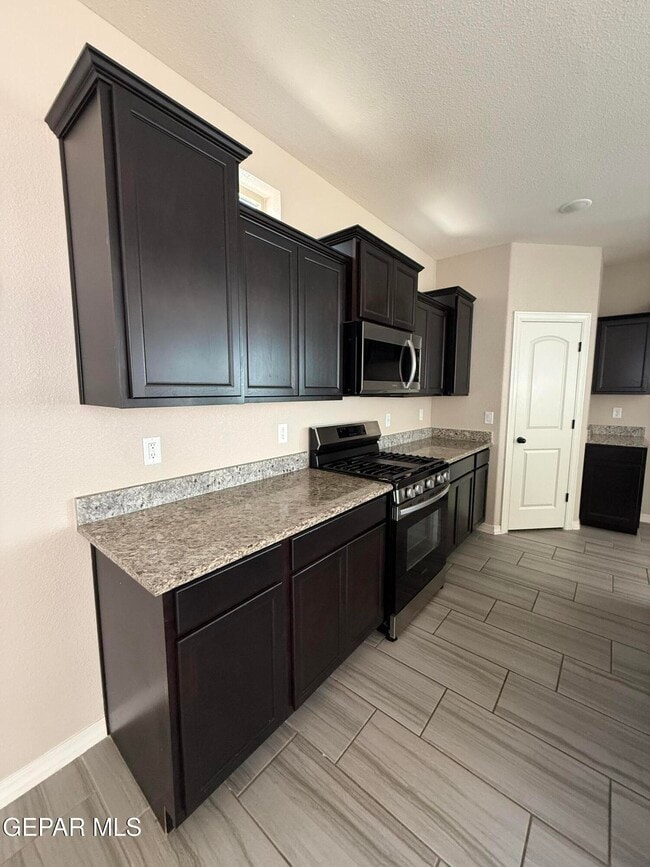 Building Photo - 14655 Pebble Hills Blvd
