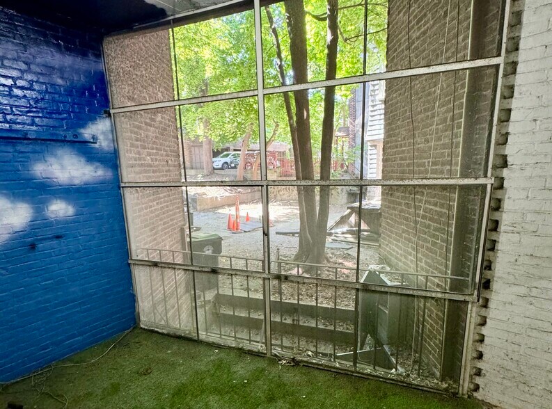 Building Photo - 33 Stearns Rd