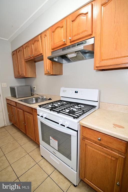 Building Photo - 431 Mellon St SE