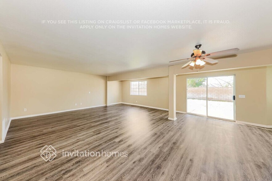 Building Photo - 2642 N Maple Ave