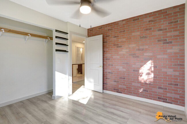 Building Photo - Eagle River Gem