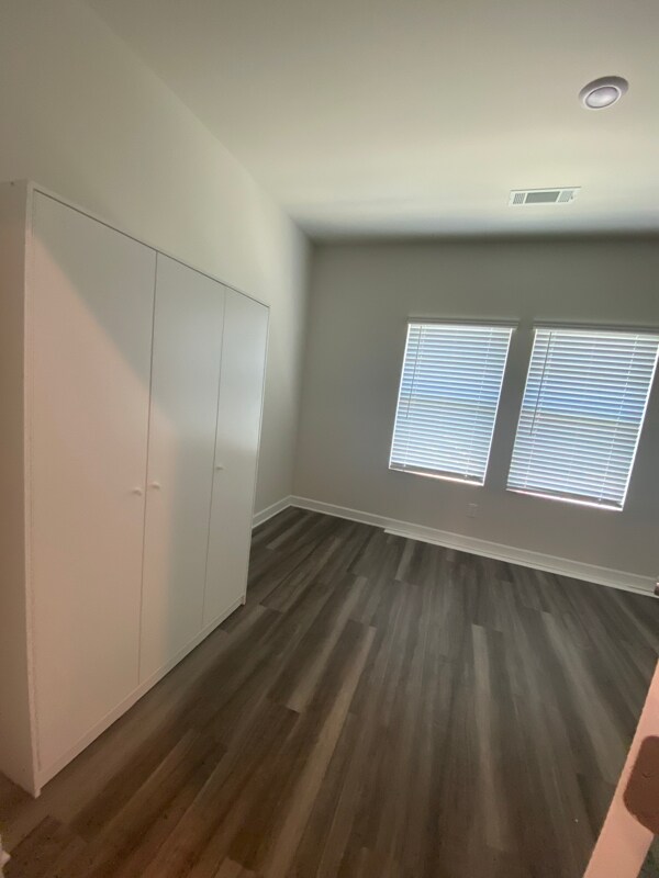 Building Photo - 7116 Bryce Ave