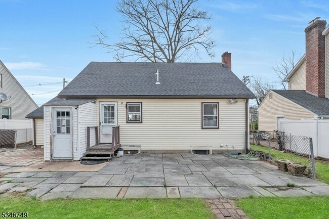 Building Photo - 47 Springfield Ave