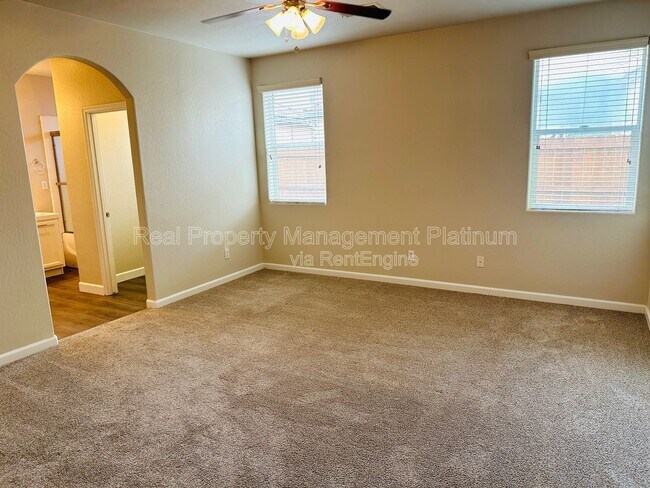 Building Photo - 4333 W Pinsapo Dr