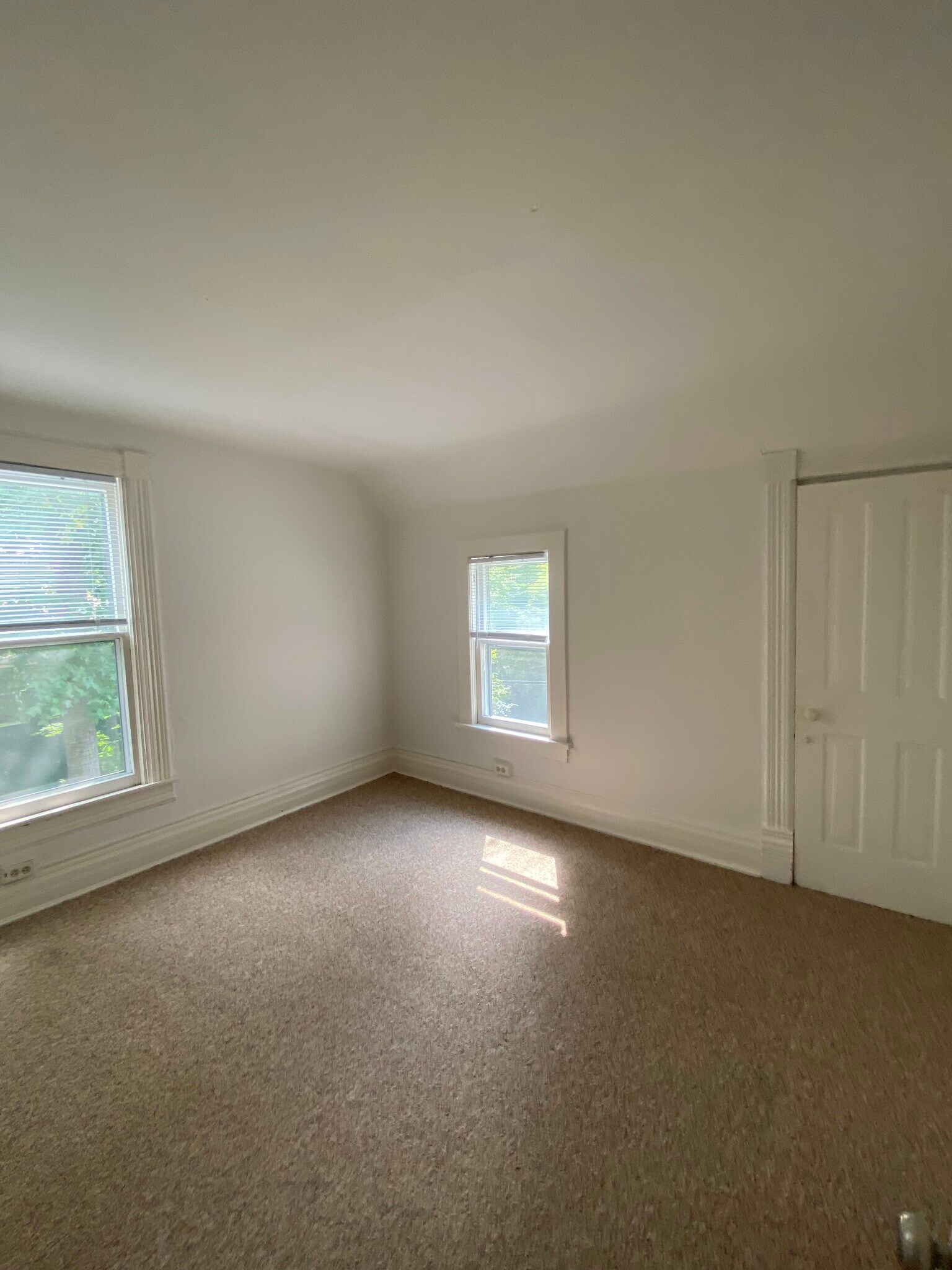 Bedroom 5 - 952 Grant St