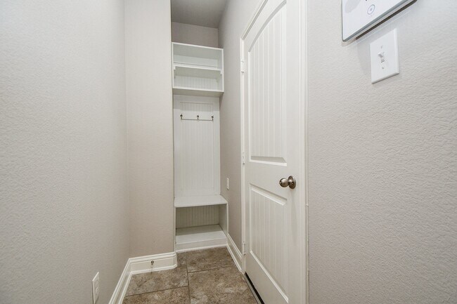 Building Photo - 15330 Ashbrook Dove Ln