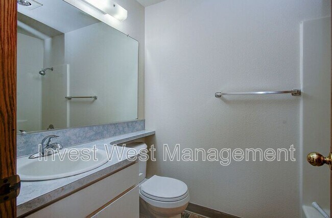 Building Photo - 14411 SE 7th St