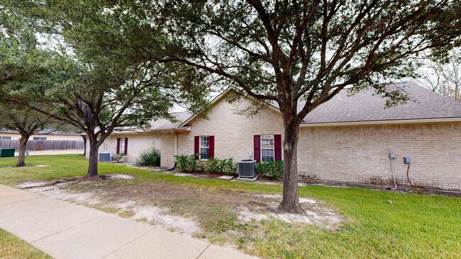 Building Photo - 602 Townplace Dr