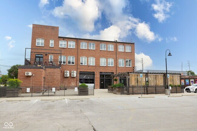 Building Photo - 816 East 21st St