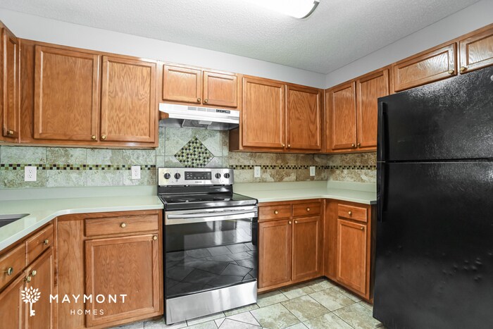 Building Photo - 2428 Fairstone Ave