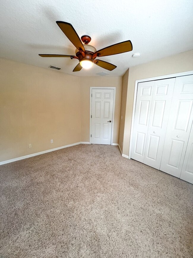 Building Photo - WATER & ELECTRICITY-INCLUDED IN RENT! MOVE IN END OF AUGUST! FANTASTIC 3x2.5 WITH 2 CAR GARAGE!!