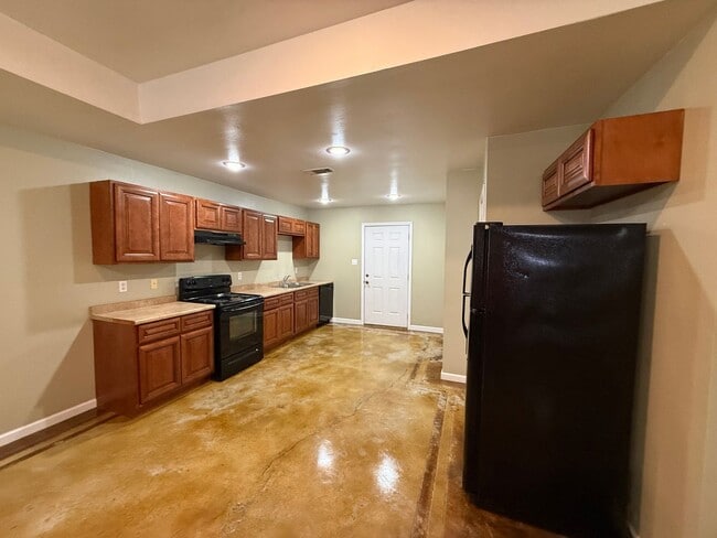 Building Photo - 45129 Durbin Rd