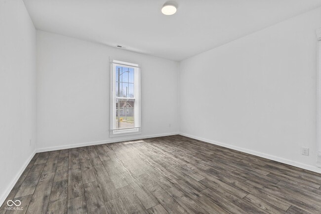 Building Photo - 2 Van Ave