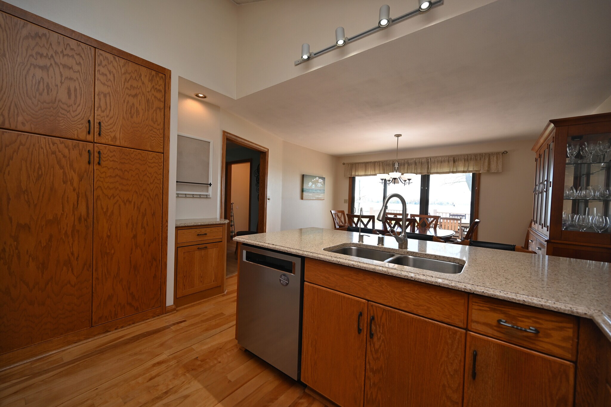 Building Photo - 202 Lac La Belle Dr