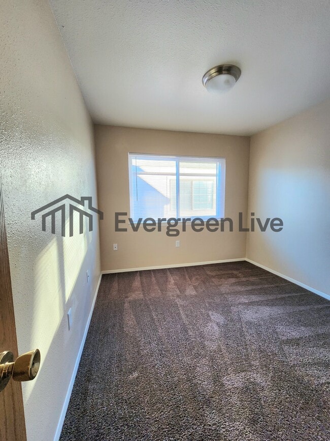 Building Photo - 112 Fireball Dr