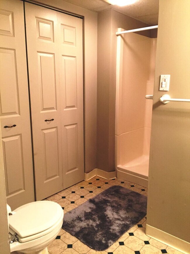 Building Photo - 119 Mitchell Cir