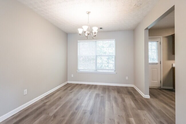 Building Photo - 896 Madison Ct