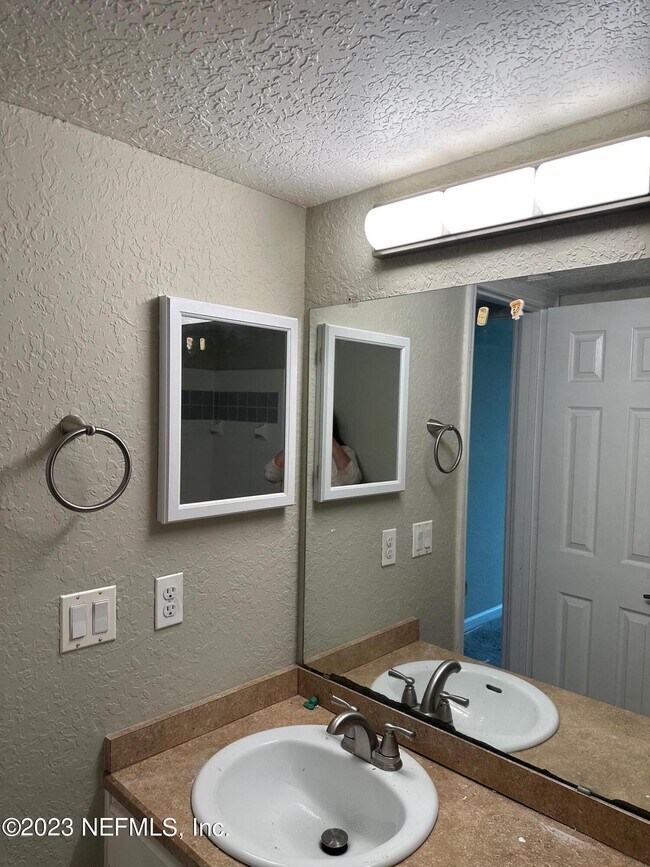 Building Photo - 420 Timberwalk Ct