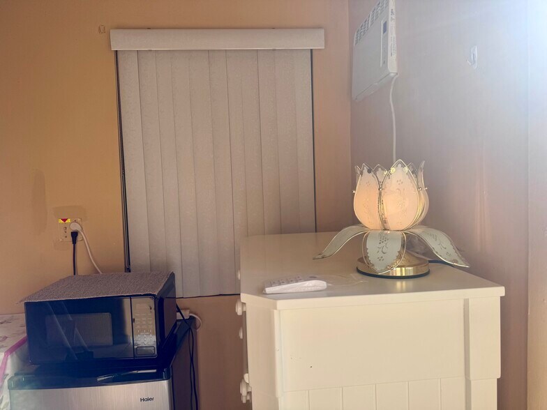 Primary Photo - 6560 Grant Ct