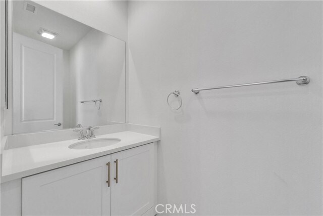 Building Photo - 137 Primrose Dr