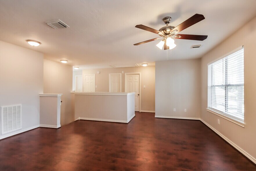 Building Photo - 18607 Timbers Dr