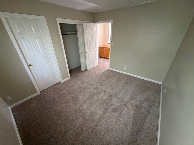 Building Photo - 5169 Genovesio Dr