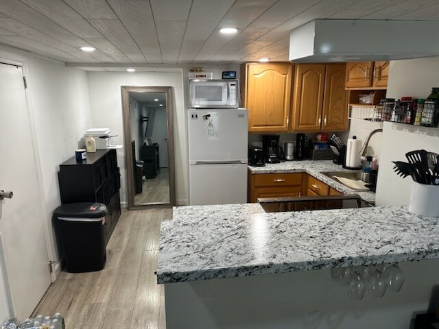 Building Photo - 3527 Mallard Rd