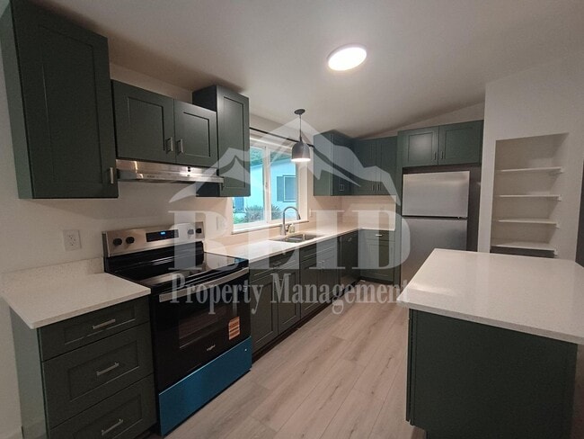 Building Photo - 7376/7378 Haynes Lane NE