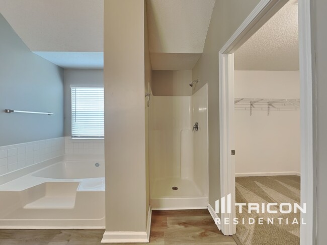 Building Photo - 1420 Shelnutt Ct