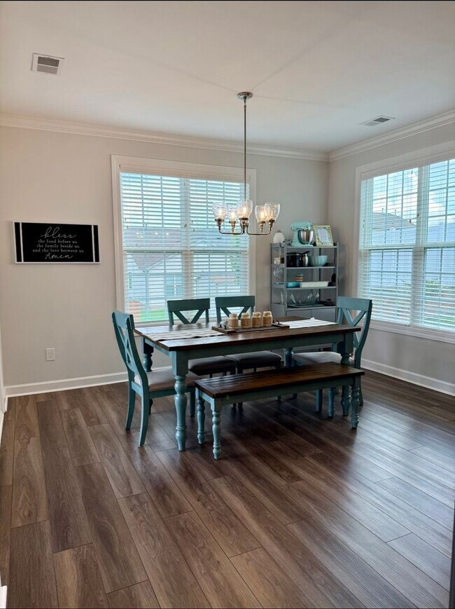 Building Photo - Luxury Living in Simpsonville – Spacious Home with Premium Amenities