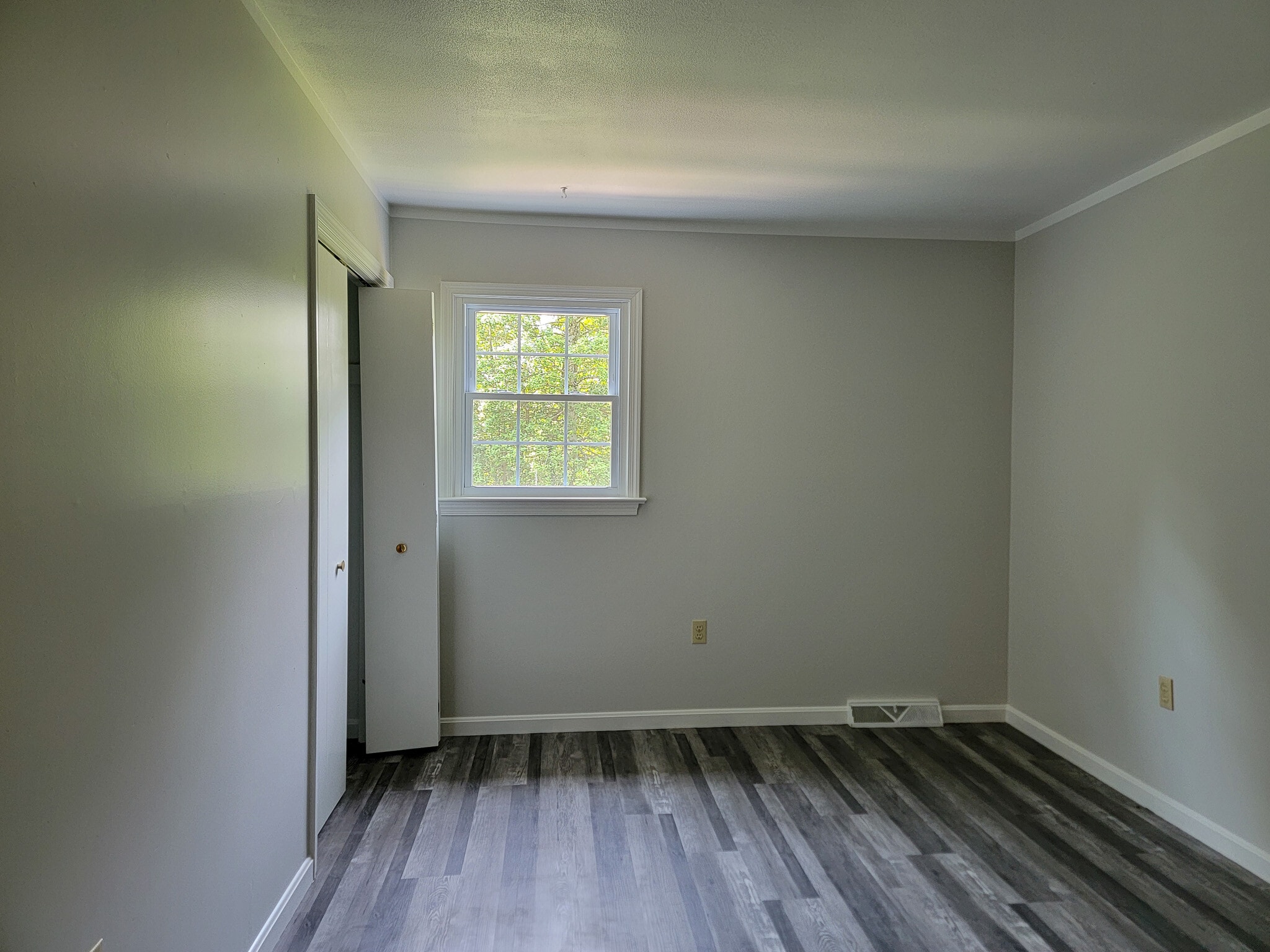 Building Photo - 380 Netzley Dr