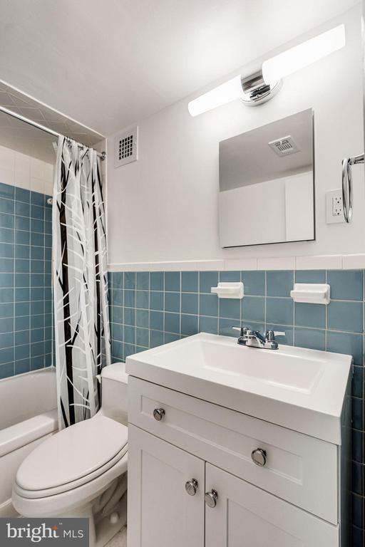 Building Photo - 9479 Fairfax Blvd