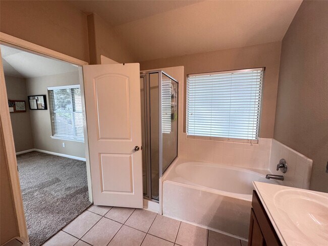Building Photo - 6026 Starbrook Creek Dr