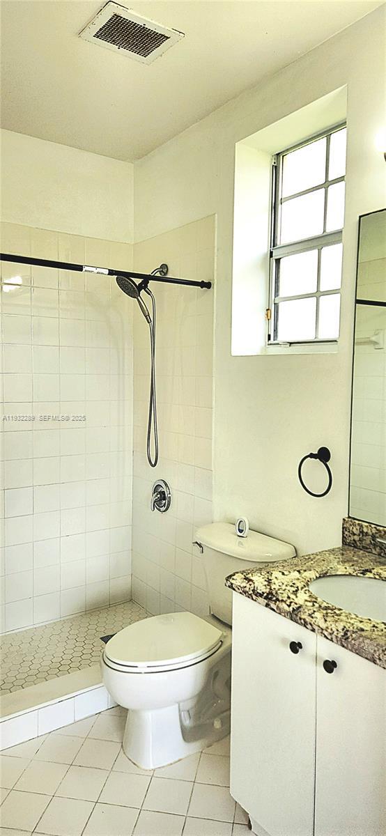 Building Photo - 3350 NE 13th Cir Dr