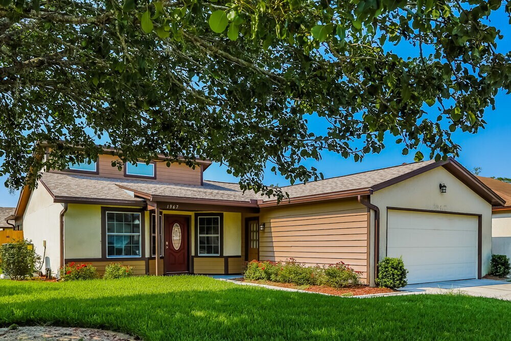 Building Photo - 1967 Blue Bird Run W