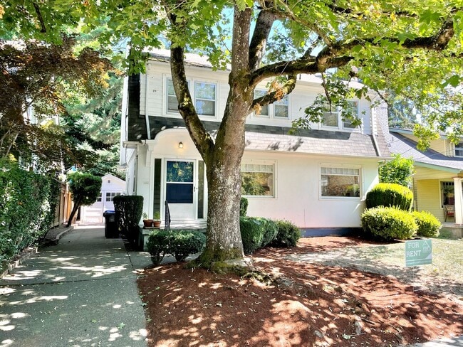 Building Photo - Grant Park 3-Story with Hardwoods, Huge Deck, Detached Garage, and Tons of Character