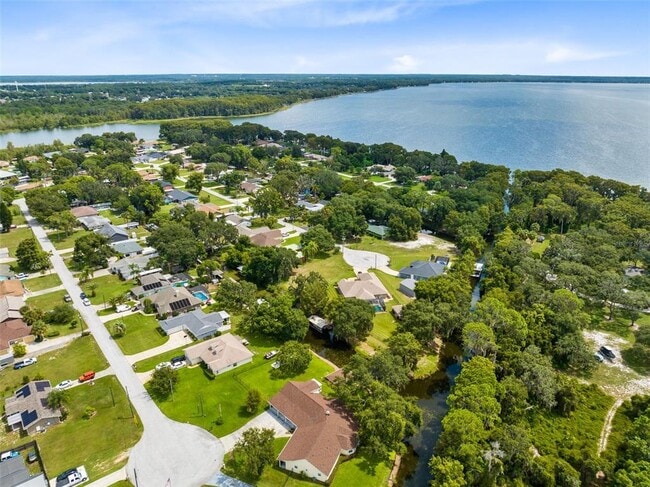 Building Photo - 35614 Cedar Ln