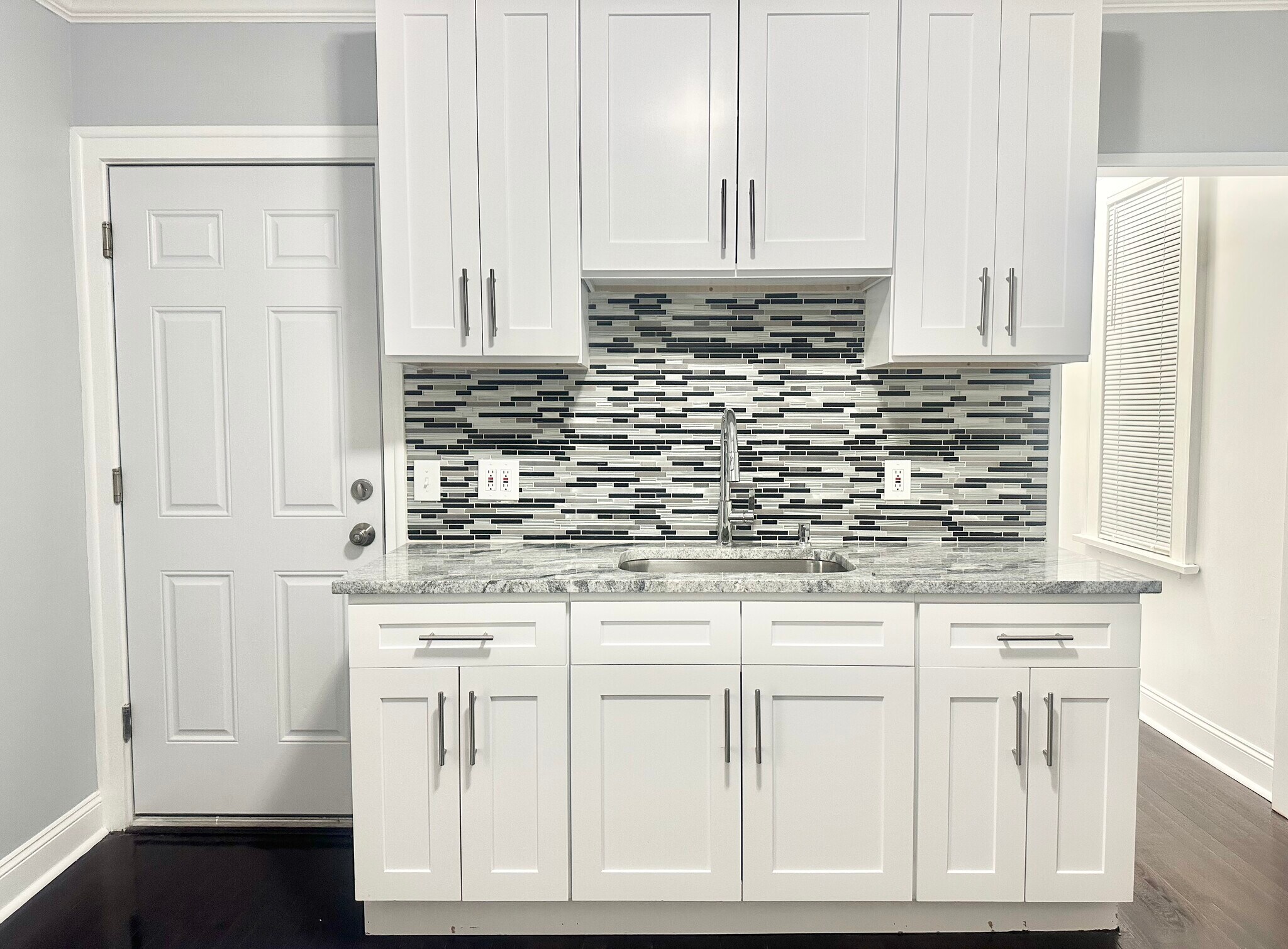 Building Photo - 67 Tremont Ave