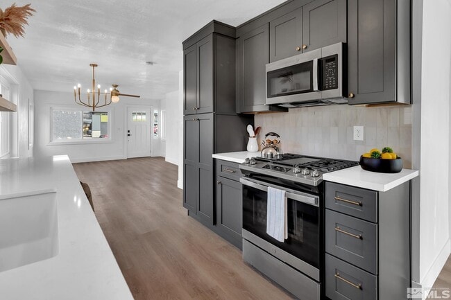 Building Photo - 402 Grand Canyon Blvd