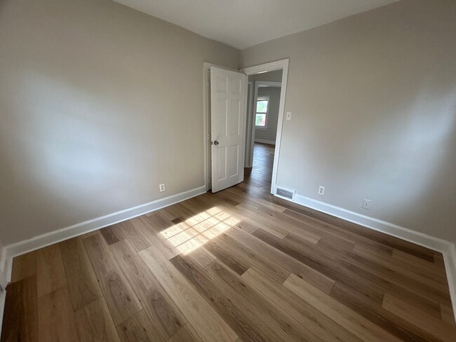 Building Photo - LARGE WESTSIDE FULLY REHABBED HOME -  3 be...