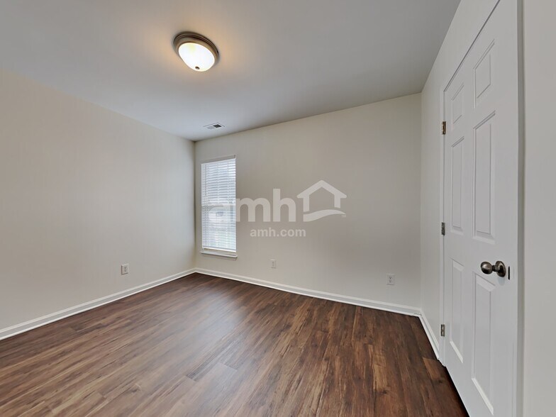 Building Photo - 9927 Spring Park Dr