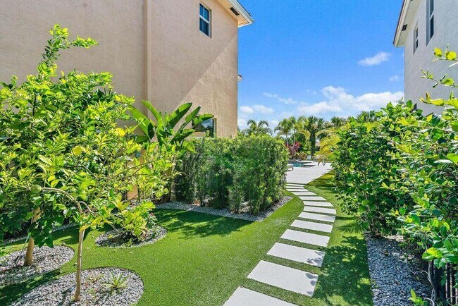 Building Photo - 160 Rudder Cay Way