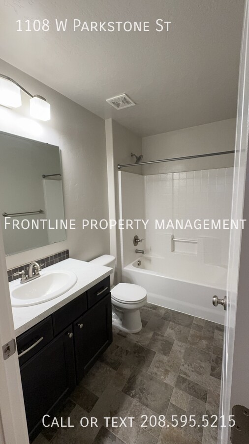 Building Photo - 1108 W Parkstone St