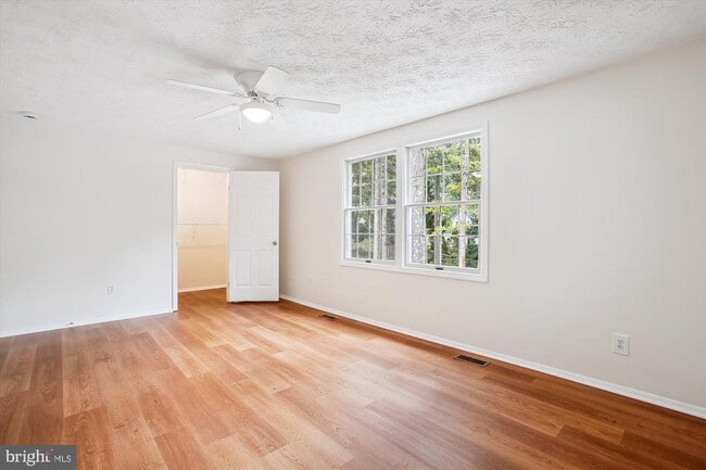 Building Photo - 10641 John Ayres Dr
