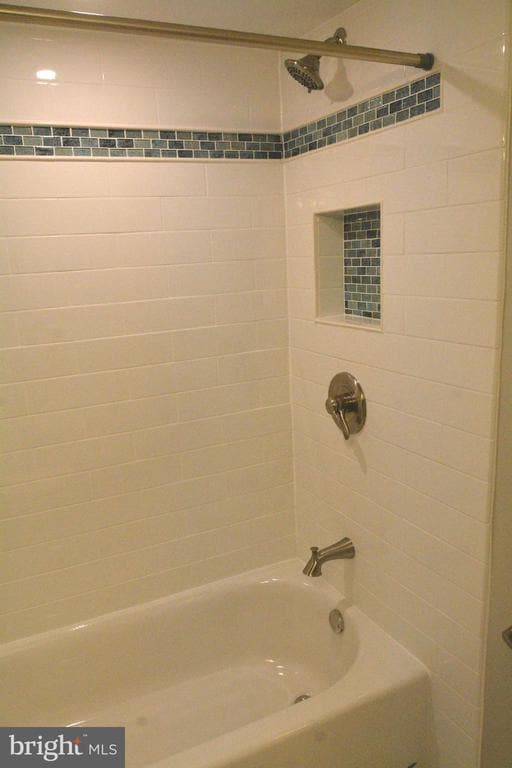 Building Photo - 8852 Spiral Cut